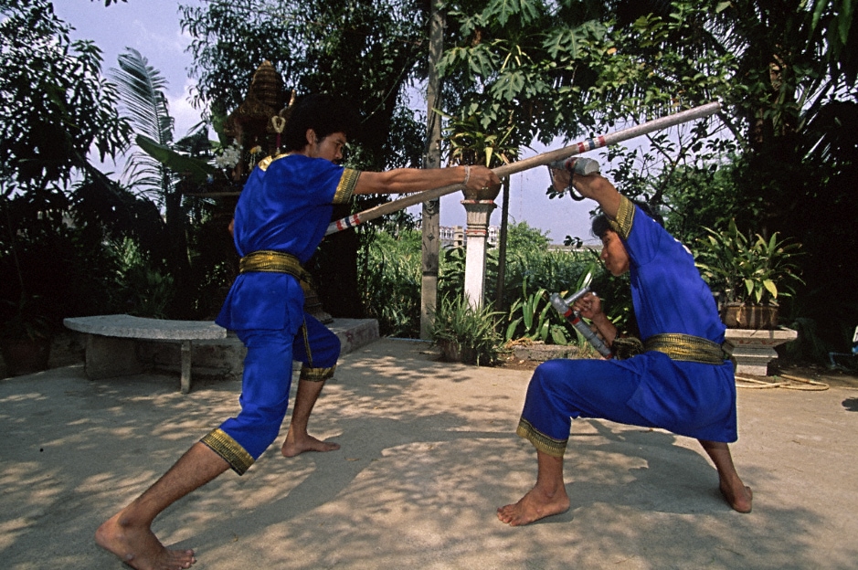 Krabi_Krabong_practitioners_in_Thailand.jpg