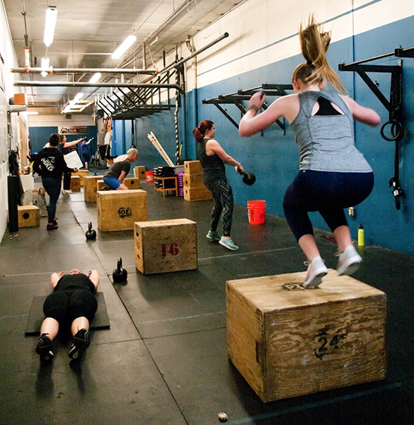 CrossFit_class_Crossfit_seattle_mkg